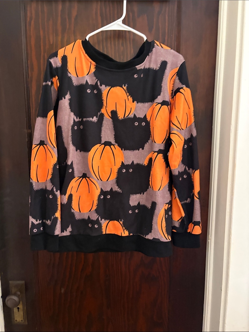 Women’s Black & Orange Halloween Pumpkin Print Sweatshirt